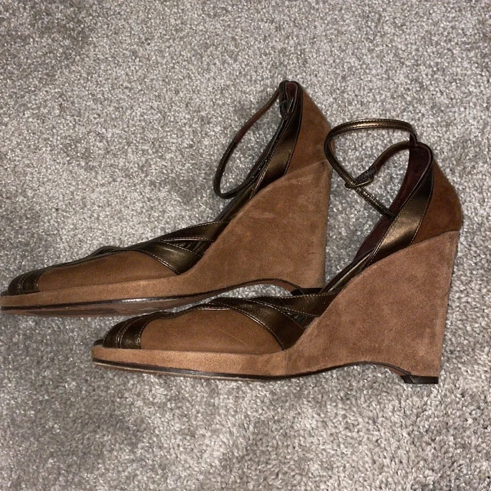 Donald J. Pliner pep toe pin up wedge bronze heel size 9.5